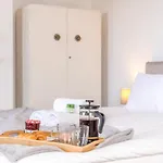 Stylish 12-Bed House In Bristol City - With Parking & Wi-Fi