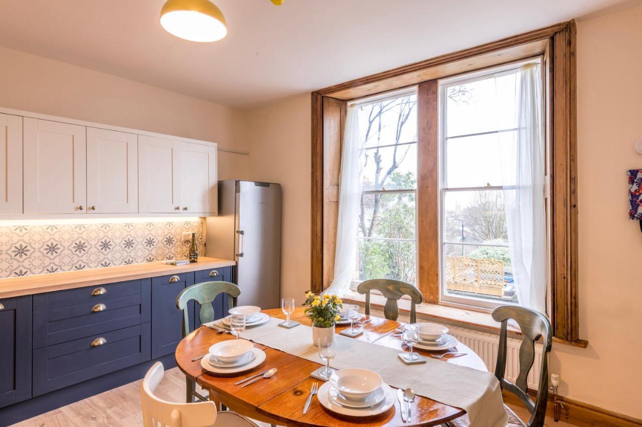 Сasa de vacaciones Stylish 12-bed House In - With Parking & Wi-fi